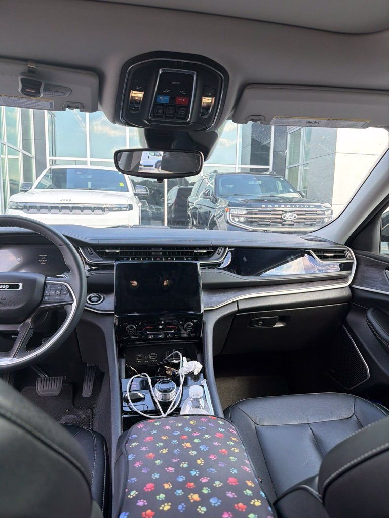 Used 2022 Jeep Grand Cherokee Limited 4xe AWD/4WD image 12