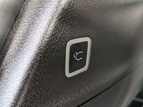 Used 2024 Chrysler Pacifica Touring-L w/ S Appearance Package image 27