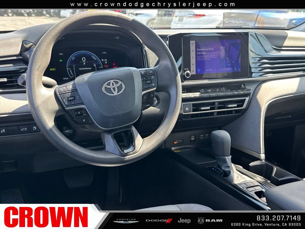 Used 2025 Toyota Camry LE FWD image 29