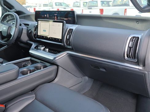 Certified 2025 Ford Expedition Max Platinum w/ Stealth Appearance Package image 40