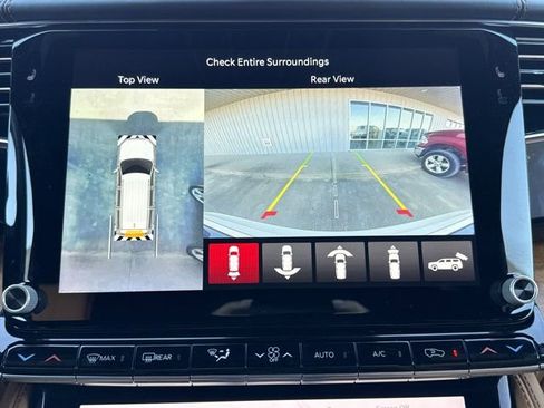 Used 2024 Jeep Grand Wagoneer Series III image 10