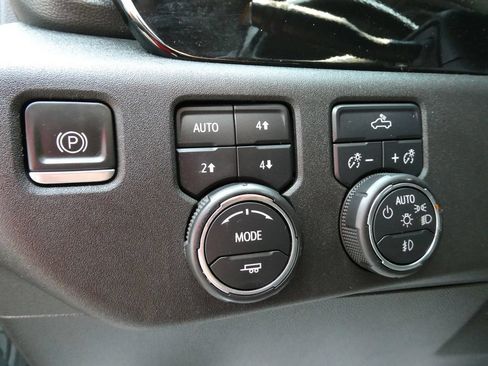 Certified 2022 Chevrolet Silverado 1500 RST AWD/4WD image 26