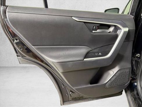 Used 2025 Toyota RAV4 XLE FWD image 21