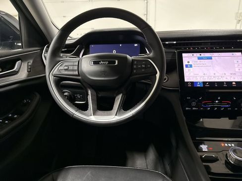 Used 2023 Jeep Grand Cherokee L Limited w/ Trailer Tow Group (B) AWD/4WD image 11