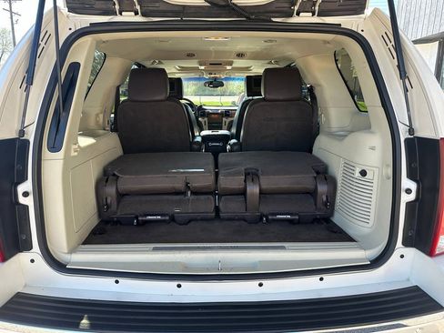 Used 2014 Cadillac Escalade Platinum AWD/4WD image 28