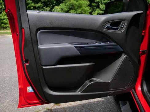 Used 2015 Chevrolet Colorado Z71 AWD/4WD image 13