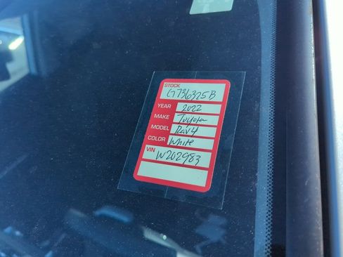 Used 2022 Toyota RAV4 Limited image 5