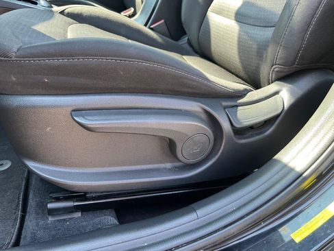 Used 2018 Hyundai Elantra SEL FWD image 16