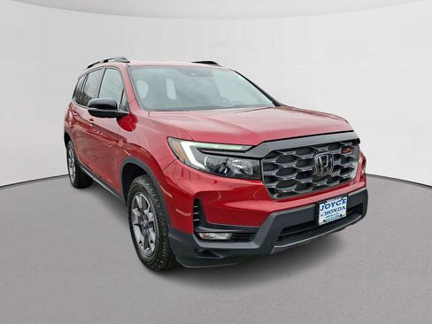 Certified 2023 Honda Passport TrailSport image 2