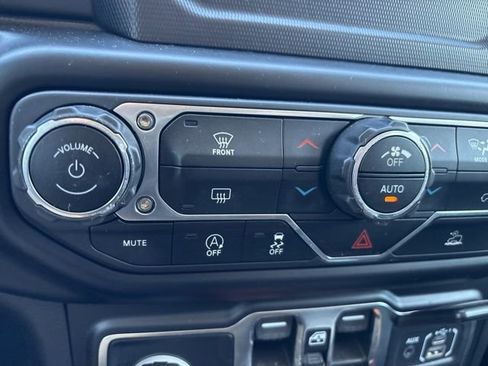 Used 2022 Jeep Wrangler Unlimited Sport image 24