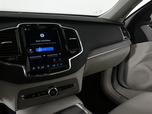 Used 2025 Volvo XC90 B5 Plus w/ Protection Package Premier image 11