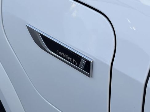 Used 2023 BMW X5 xDrive45e w/ Executive Package image 9