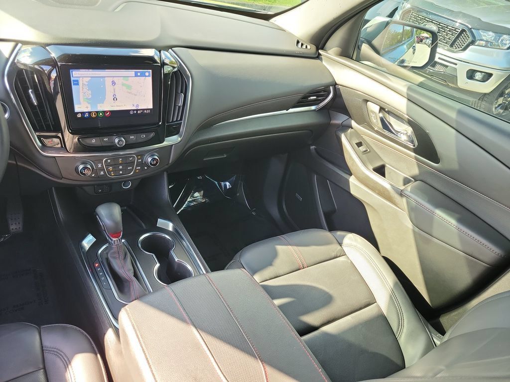 Used 2023 Chevrolet Traverse RS FWD image 29