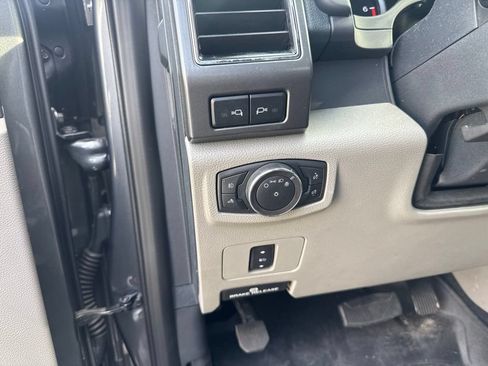 Used 2022 Ford F250 XLT w/ XLT Premium Package AWD/4WD image 17