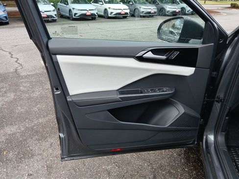 New 2025 Volkswagen Taos S image 10