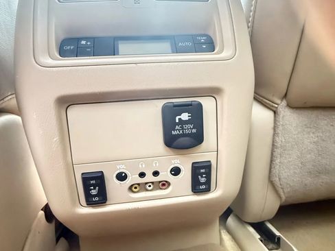 Used 2014 Nissan Pathfinder Platinum w/ Platinum Premium Package image 17