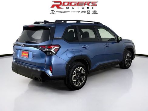 Certified 2025 Subaru Forester Premium w/ Convenience Package #1 AWD/4WD image 8
