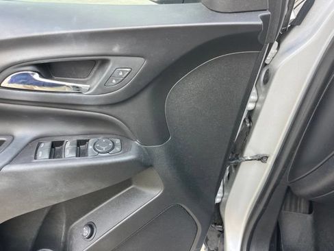 Used 2019 Chevrolet Equinox LT FWD image 15