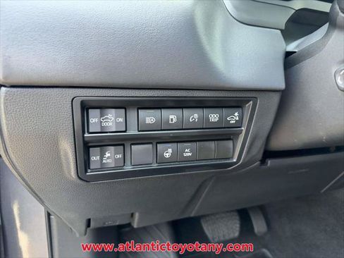 Certified 2023 Toyota Tundra Platinum AWD/4WD image 32