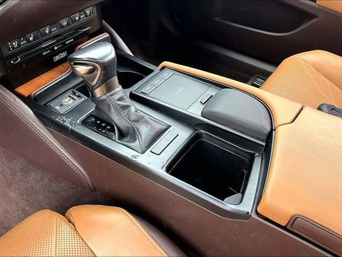 Used 2019 Lexus ES 350 Ultra Luxury w/ Accessory Package FWD image 13