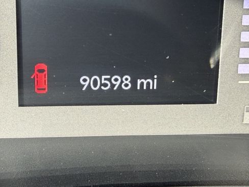 Used 2019 Jeep Cherokee Latitude Plus FWD image 21