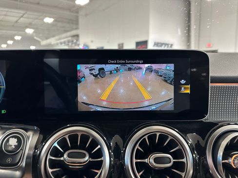 Used 2020 Mercedes-Benz GLB 250 image 30