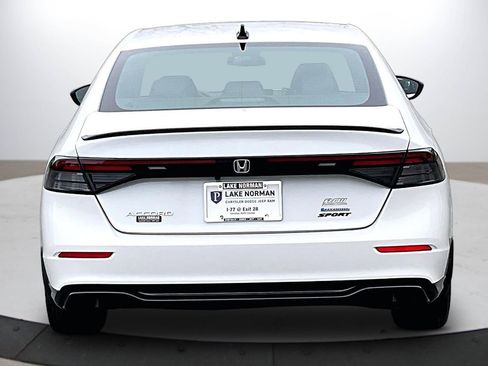 Used 2023 Honda Accord Sport image 8