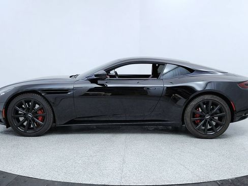 Used 2018 Aston Martin DB11 Coupe RWD image 2