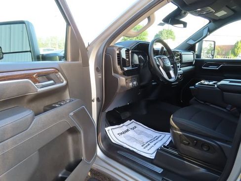 Used 2026 GMC Sierra 3500 SLE w/ SLE Convenience Package AWD/4WD image 17