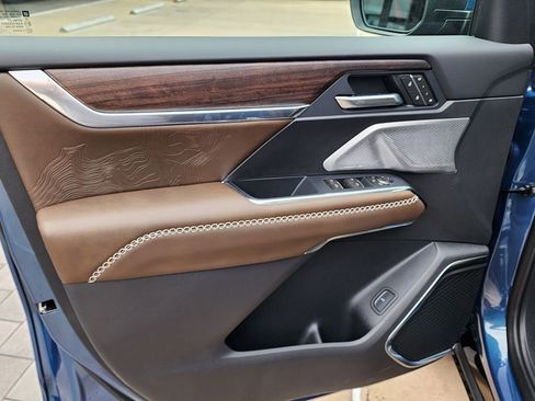 New 2026 GMC Acadia Denali Ultimate image 13