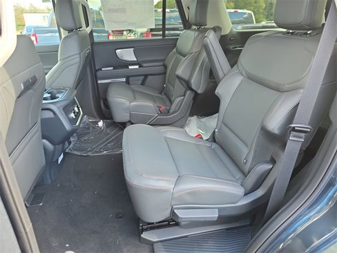 New 2025 Ford Expedition Active image 31