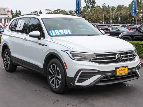 Used 2023 Volkswagen Tiguan S image 3