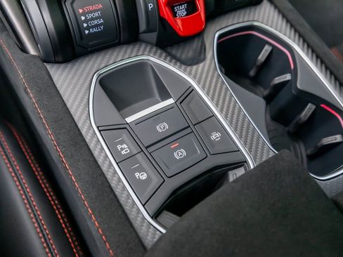 Used 2024 Lamborghini Urus Performante image 42