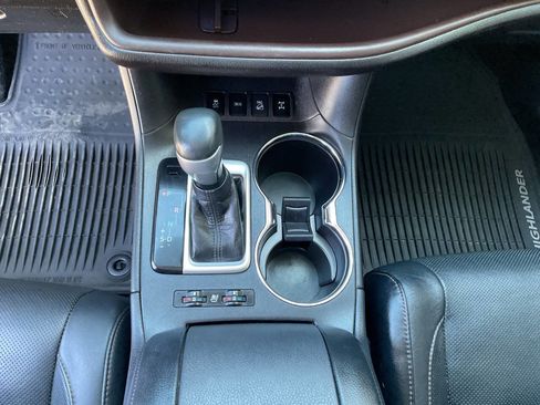 Used 2018 Toyota Highlander Limited image 31
