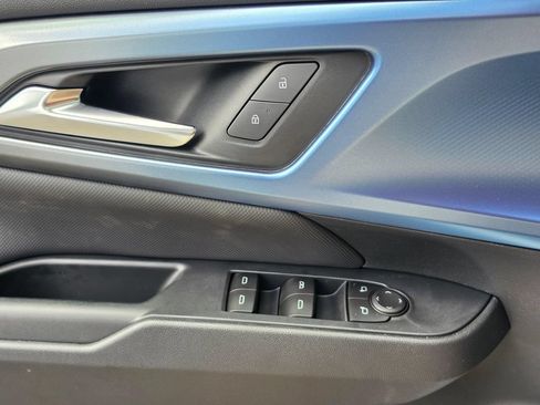 New 2026 Chevrolet Equinox EV LT AWD/4WD image 21