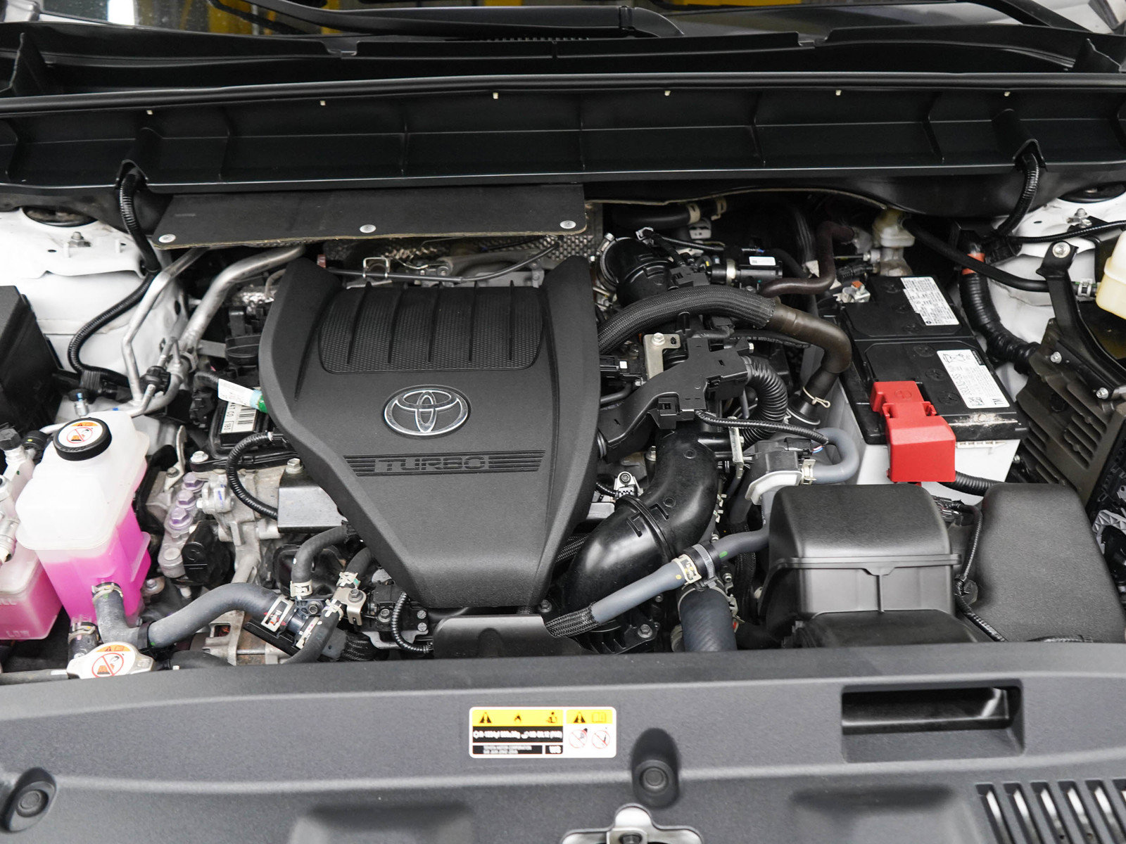 Used 2025 Toyota Highlander Limited AWD/4WD image 32