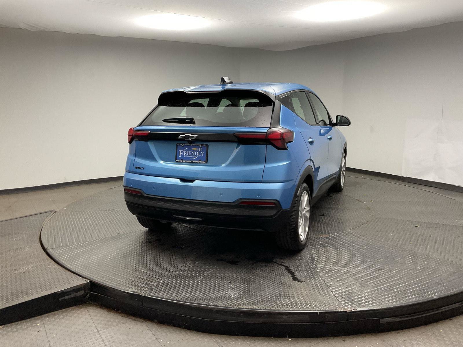 Used 2027 Chevrolet Bolt LT FWD image 7