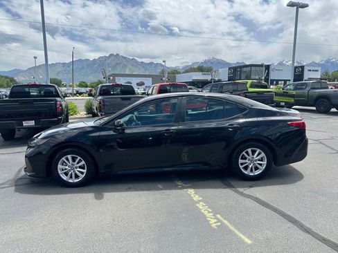 Used 2025 Toyota Camry LE FWD image 7