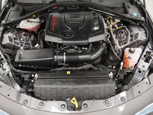 Used 2024 Alfa Romeo Giulia Veloce image 51