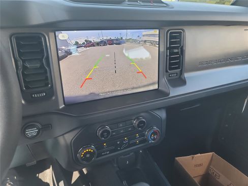 New 2025 Ford Bronco 4-Door image 21