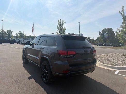 Certified 2019 Jeep Grand Cherokee Altitude AWD/4WD image 3