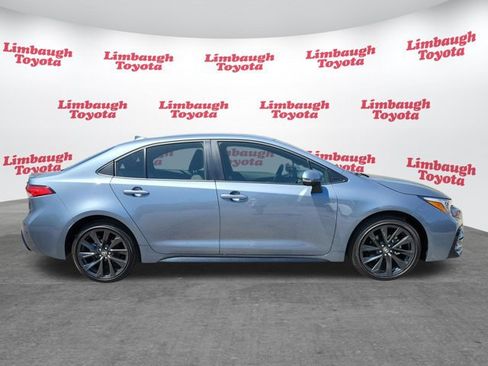 Used 2025 Toyota Corolla SE image 2