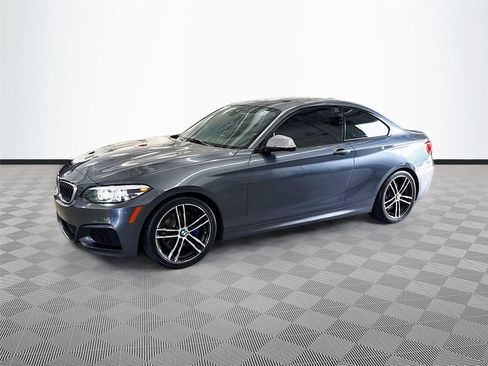 Used 2018 BMW M240i Coupe RWD image 3