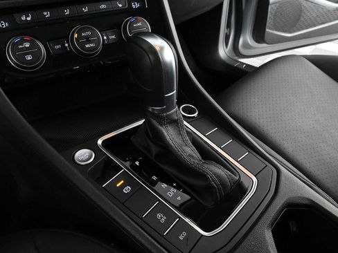 Used 2019 Volkswagen Jetta SE FWD image 27