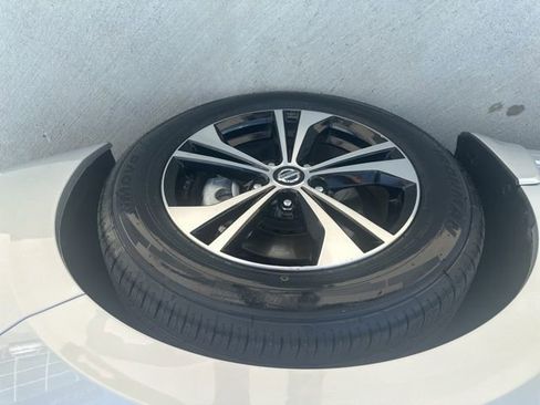 Used 2022 Nissan Sentra SV image 12