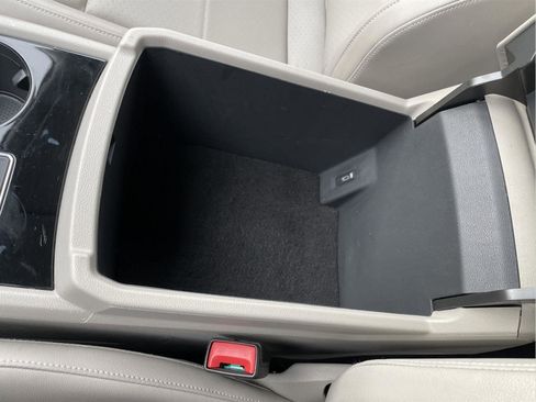 Used 2023 Volkswagen Atlas SE w/ Black Wheel Package image 35