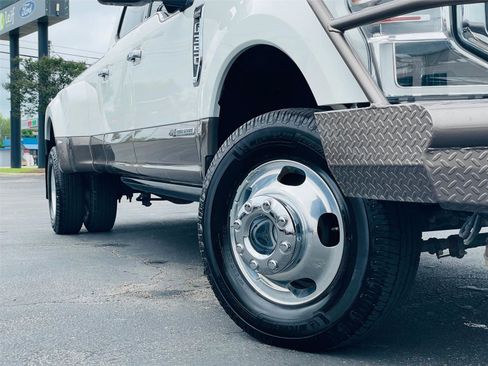 Used 2022 Ford F350 King Ranch w/ King Ranch Ultimate Package AWD/4WD image 2