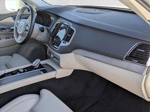 Used 2024 Volvo XC90 B6 Ultimate image 24