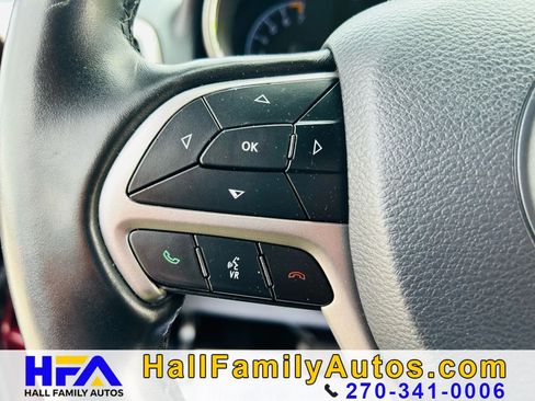 Used 2020 Jeep Grand Cherokee Laredo w/ Quick Order Package 2BN North AWD/4WD image 24