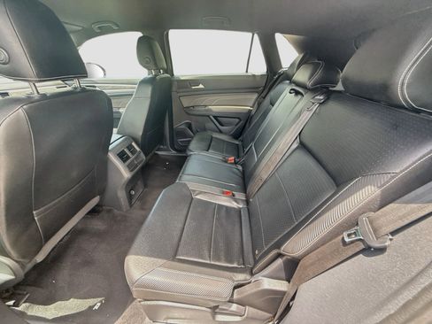 Certified 2023 Volkswagen Atlas Cross Sport SE FWD image 23